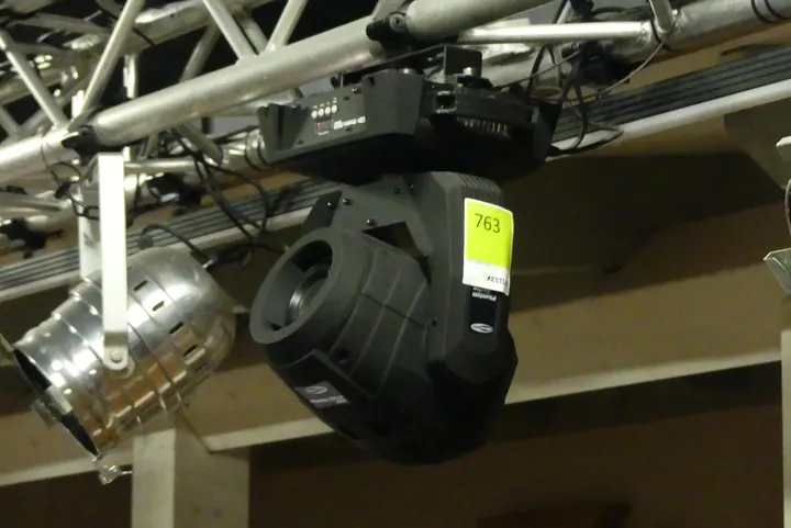 Showtec Moving Head Strahler Modell: Phantom 75 Spot